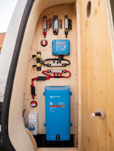 Electricite-Escampette-Fourgon-Amenage-Van-Saone-et-Loire-Bourgogne