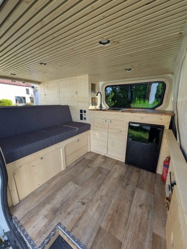 Escampette trafic L2H1 bois intérieur van aménagement